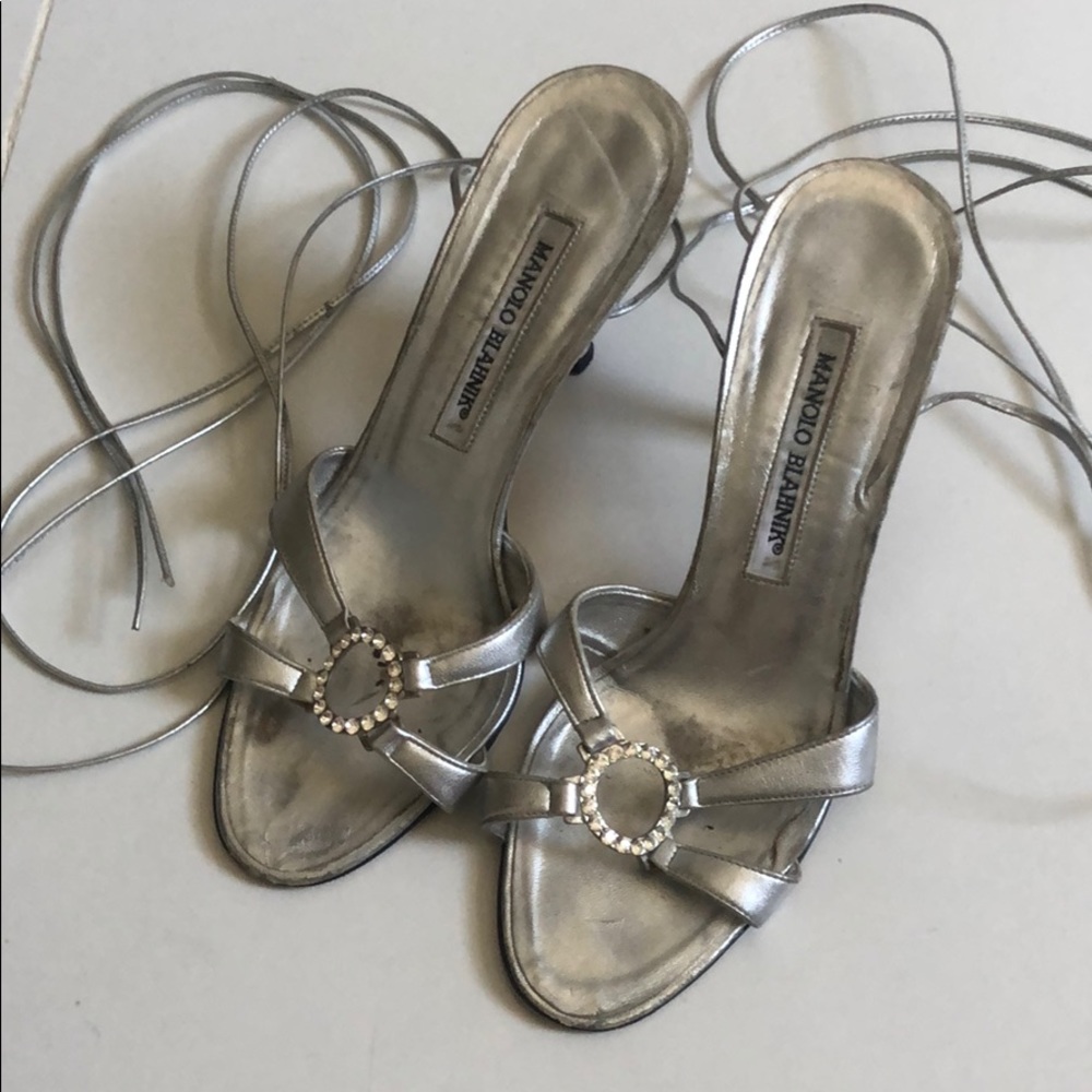 MANOLO BLAHNIK Silver Tie Heels